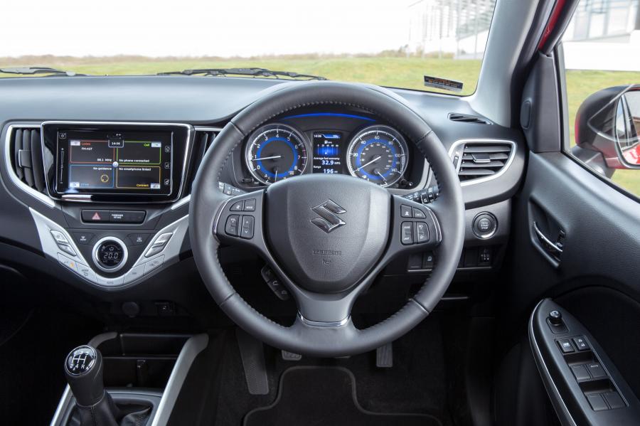 Панель приборов Suzuki Baleno 2016 года  (UK) (фото 54 из 88)